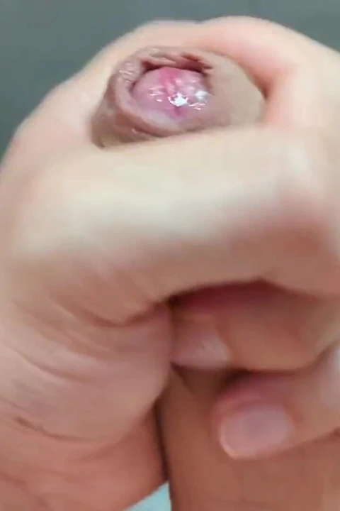 爸爸一边自慰一边说脏话特写 - 听我asmr男性的声音，直到呻吟高潮