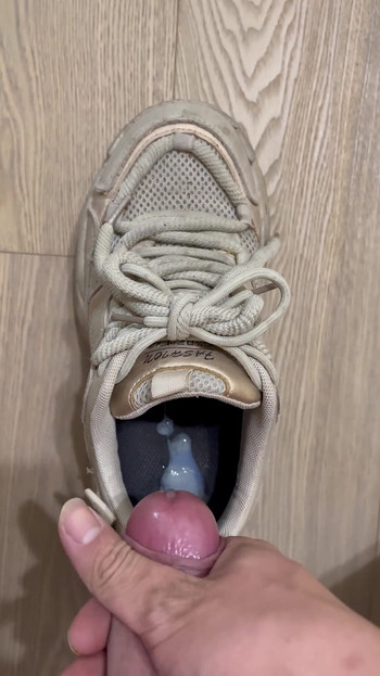 Pucaj u cipele moje djevojke