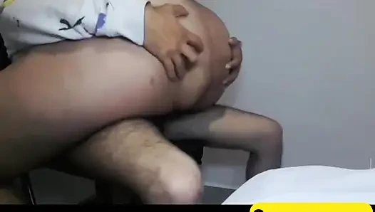 Tetangga saya Big Ass suka bercinta dan mengisap penis saya 3 in 1