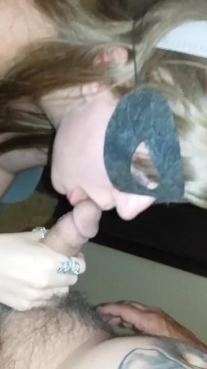 Amatör avsugning från min maskerade tjej