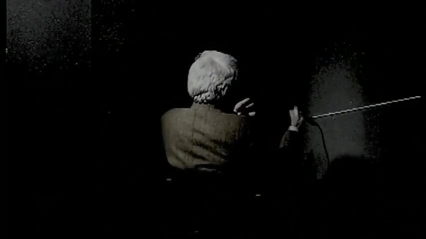 Ця вишукана лялька просто хоче чорного члена