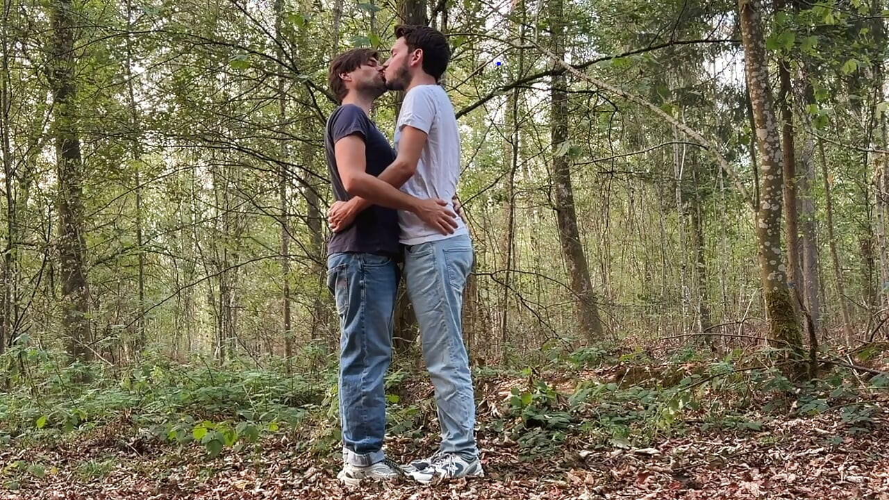 Couple making gay love in public outdoors - rimming & blowjob!