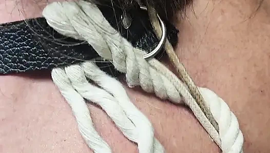 Gadis goode mengikat bola dan kontol suami dan bersenang-senang dengan kakinya