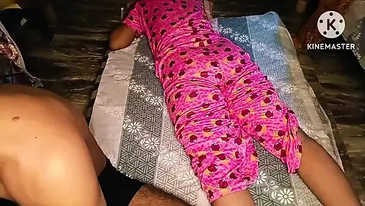 Küçük Kardeşin Karısına ağabey Bir Kolye Verdi, Sonra Zevkle Onu Sevişti.