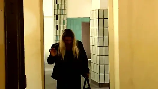 Stiefsohn fickt stiefmutter mit dicken titten