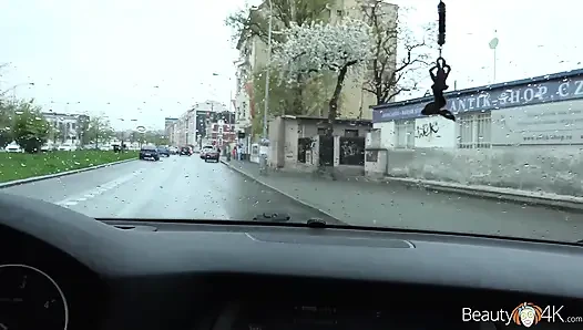 Хардкорный тройничок для шлюховатой татуированной брюнетки