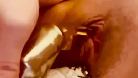 MILF hämmert ihre muschi