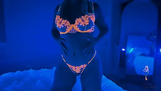 Lights Down, Glow up