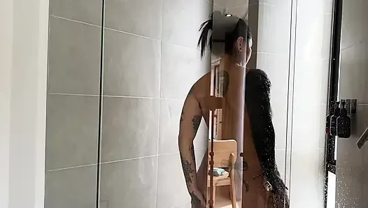 Behind the Scenes with Tatted Big Booty Latina, La Rola