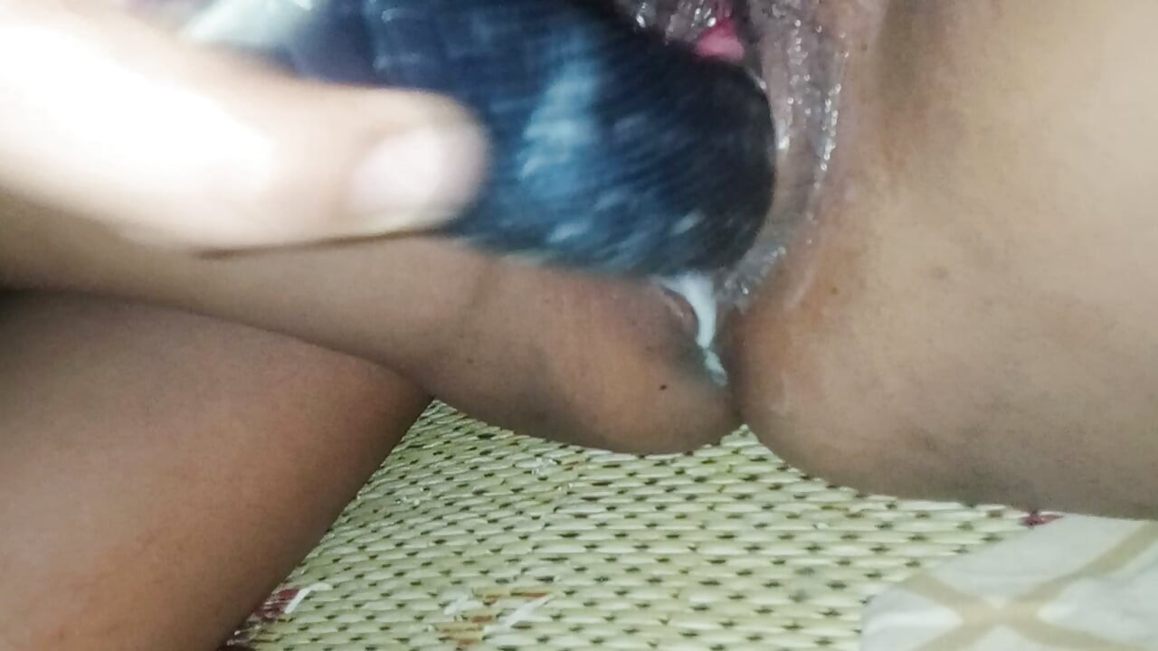 Menghancurkan lubang kemuliaan ibu mertua dengan terong besar