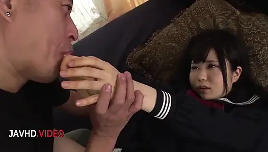 Nozomi momoki unggul dalam adegan hardcore Jepang seksi setelah pertunjukan blowjob yang luar biasa