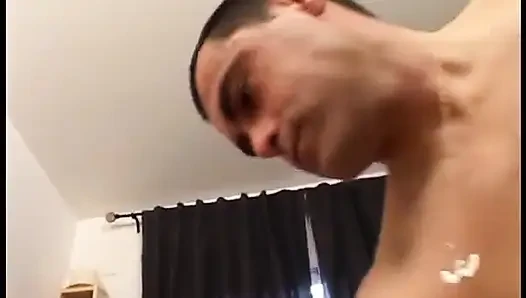 Herrliche blondine spielt mit dildo und wird dann gefickt