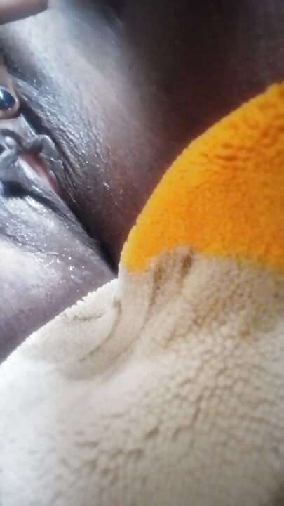 KENYAN SOLO TEASE—PERTAMA KALIKU