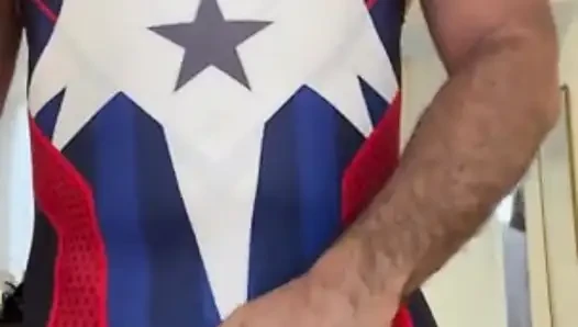 Muscle Bear camera show with cum shot
