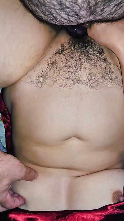 Plácání manželčina zadku mým penisem