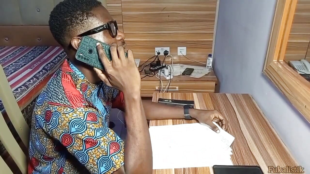 Como a estudante nigeriana Melissa seduziu e fodeu sua professora para passar em seus exames finais na universidade