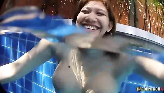 Johntronx - seks anal ketat di bawah air sama gadis amatir Asia yang hot