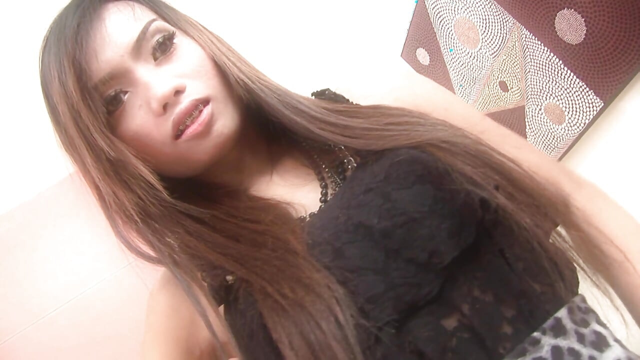 Bir ladyboy ile deneyimim - ateşli ve derin