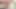 彼女は笑いながら、彼の哀れな小さなペニスを手で動かす