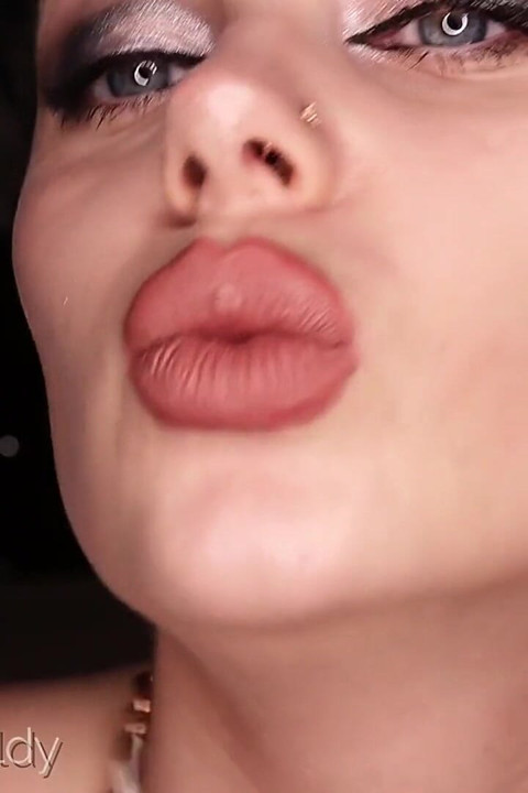 립스틱 3개 = JOI 3개 = 3 정액 카운트다운