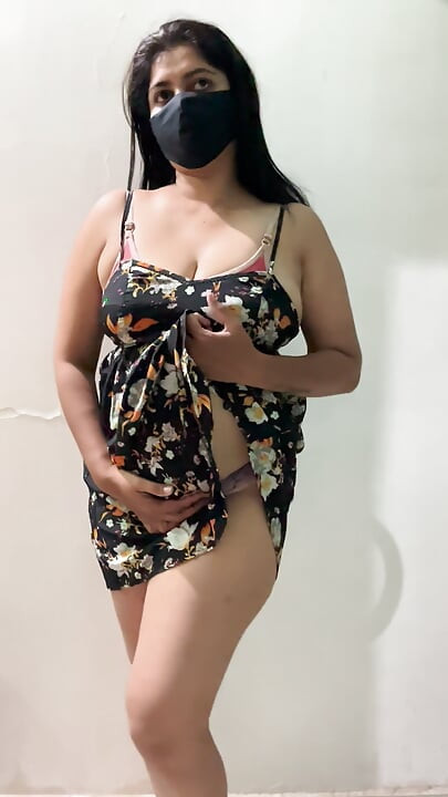 Caliente india gordita milf se desnuda con grandes tetas