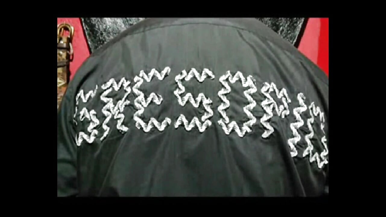 Lesbijka niewolnica w stogu siana 1 - Zobacz