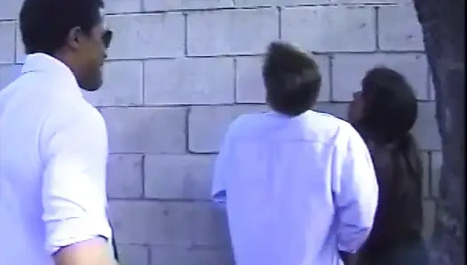 Sehr retro anal interracial dreier