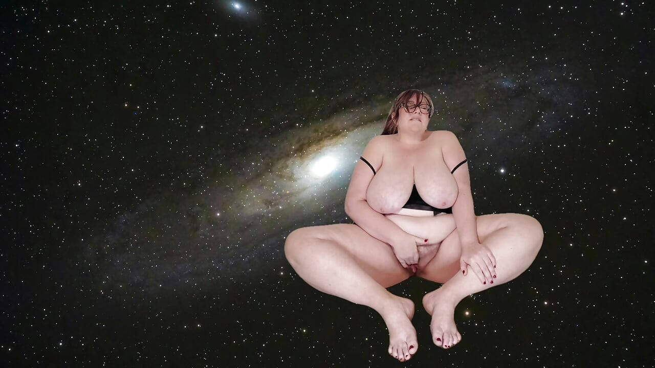 Giantess Cums and Grows Bigger Than the Universe