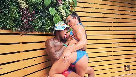 Muskel-mami Mit Schwanz Runter