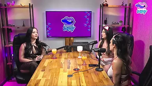 Aksi hot lesbian di podcast tv california! Masih banyak pelacur lagi!