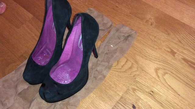 Cum on GF suede Plateau High Heels (3. Shot)