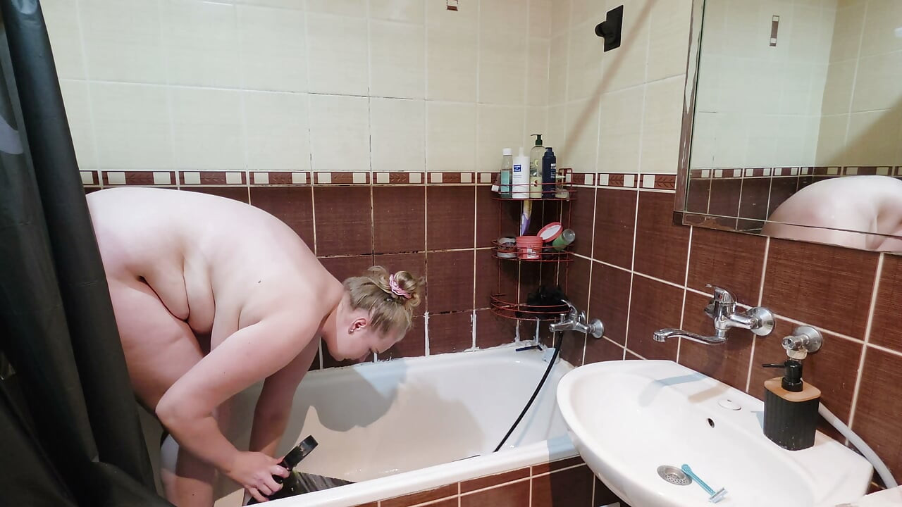 Hot Shower - Busty Chubby Girl Showers and Shaves in the Bathroom with a Spicy Ending