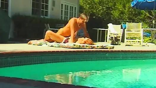 Poolside Leidenschaft