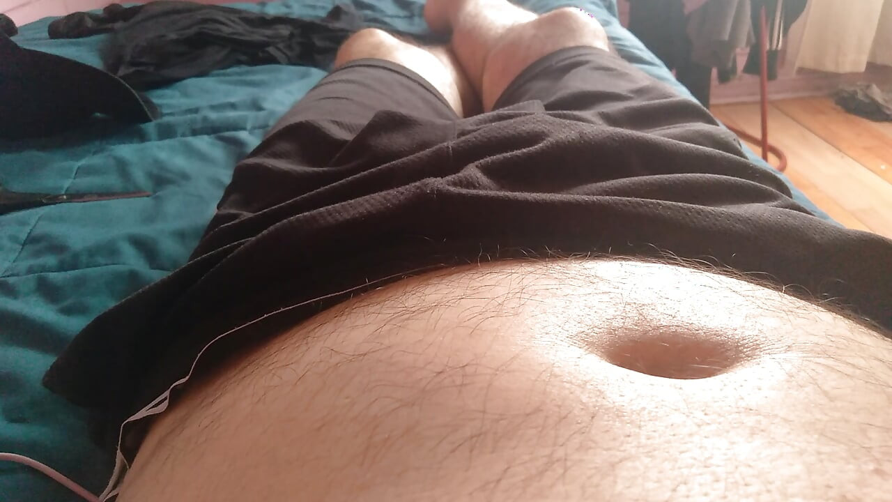 Người đàn ông với một con cu mập mạp muốn bí mật liếm đít bạn