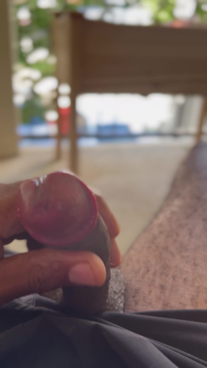 AdamJaxx di Balkon Apartemen Baru!