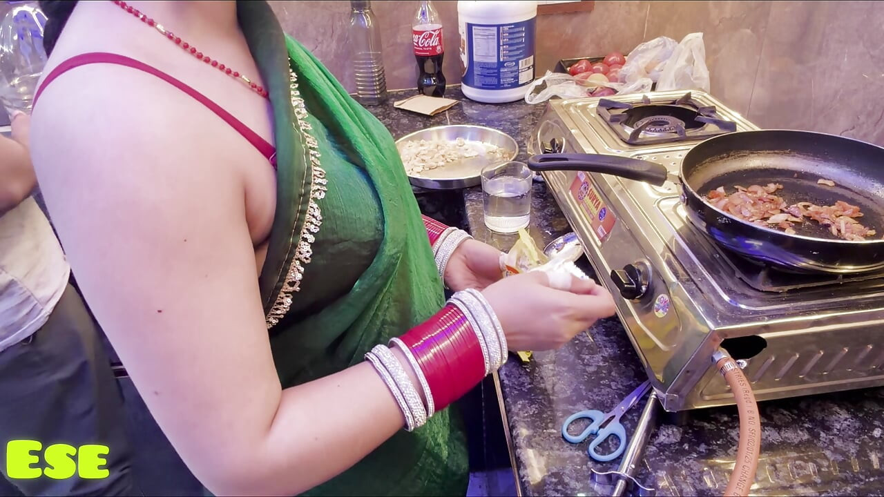 Itni Pyaari Bhabhi ko Bina Chudai Kare Kaise Chhdd Dun!!!