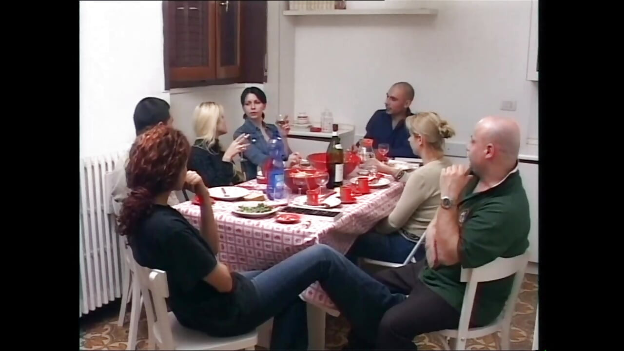 Balon vali choot vali seksi kamuk chodne layak mammi ki vishal lnd vale premi dvara gand ki chudaee aur viry nikalna