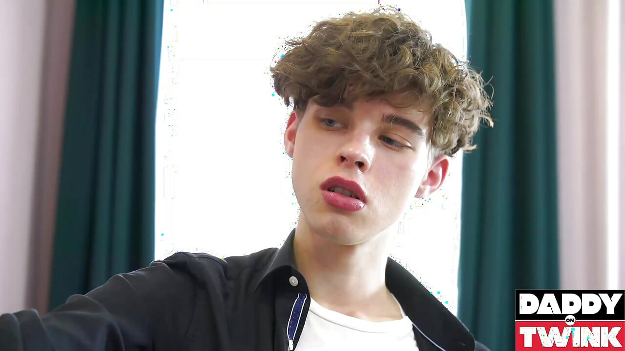 DADDYONTWINK roztomilý Twink Nick Moon ošukal Dmitry Osten