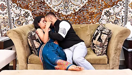 Indische desi marrige mallu bhabhi, hardcore-sex mit ihrem ehemann, hindi-video