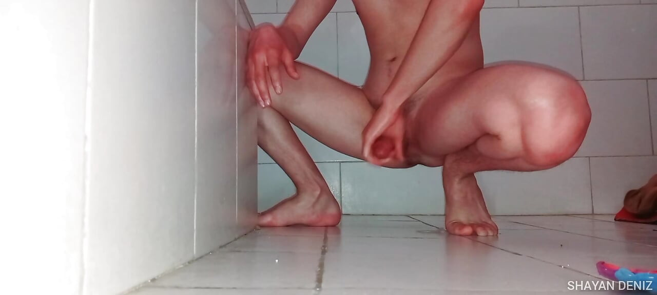 SHAYAN DENIZ - Real Homemade Bathroom Routine  Personal Amateur Clip