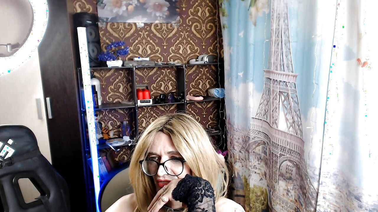Whore with No Erection - Masturbates Its Small Penis for a Visitor to the Chat - Opens His Mouth and Waits for Sperm
