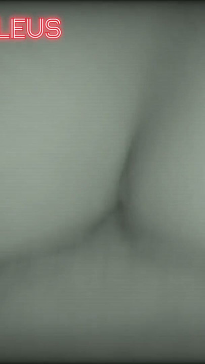 後背位ファックとセクシー妻の尻叩き | クリップ 1