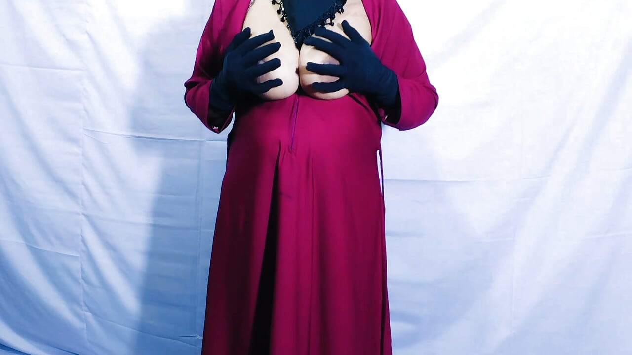 Fata indiancă desi proaspăt căsătorită vrea să se fută dur cu coloană sonoră hindi completă