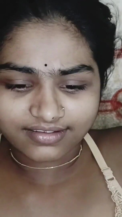 Indisk Desi-par Romantiske lidenskapelige øyeblikk om natten | Klipp 1