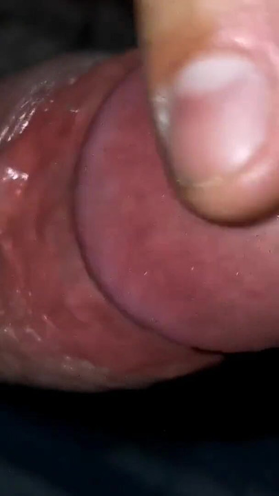 Joacă cu capul unui penis umed | Clipul 2