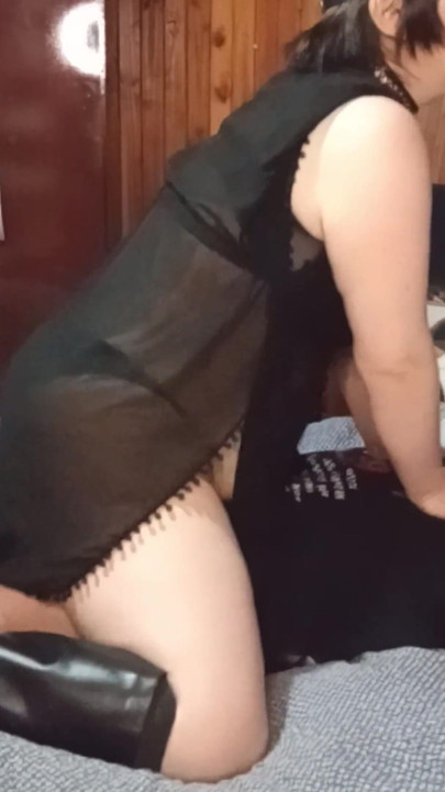 I Rubbing My Pussy in Your Ass
