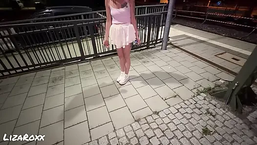 Risky Smoking Blowjob Am Bahnhof