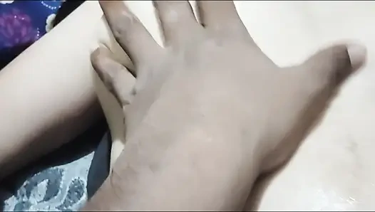 Жена дези делает минет и сосет мой черный член