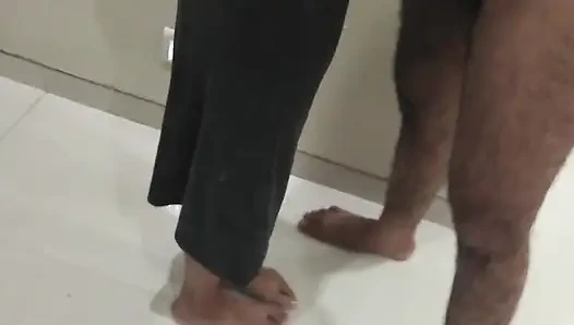 Patron Ve Sekreter. Yaşlı Genç Kız. Patron Genç Sekreteri Sikiyor Ve Iki Kez Boşalıyor. Elle Muamele Yarak. Mastürbasyon
