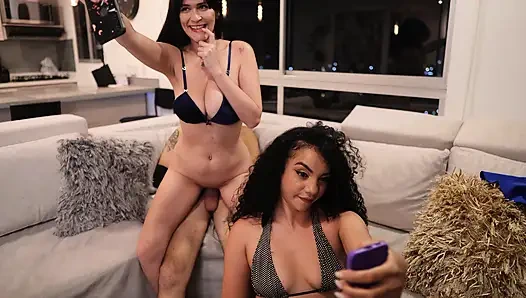 Dua orang Venezuela sensual menggunakan saya secara seksual